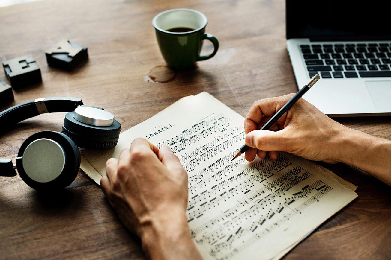 Khoá học luyện thi tại Music & Color