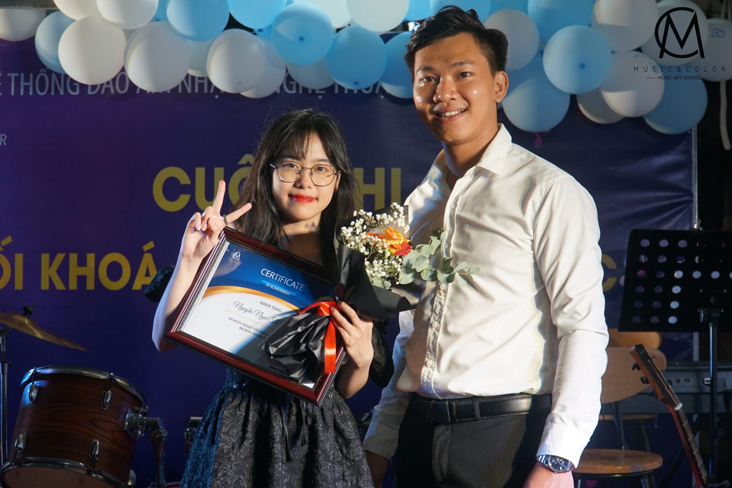 Học Viên Được Cấp Chứng Chỉ Sau Khóa Học Tại Trung Tâm Music & Color Vũng Tàu.